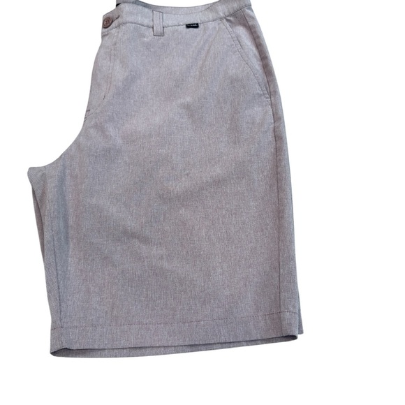 Travis Mathew Size 38 Tan Golf Shorts Polyester Blend 10 inch Inseam Light - Picture 7 of 7